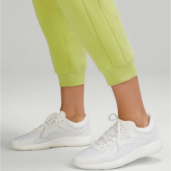 Lululemon Scuba High-Rise Cropped Jogger Wasabi Size 2 - Picture 3 of 14